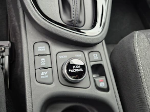 https://vehicle.imgix.net/4262963/77cf2b41-352b-4183-ae16-c810579c2e4e.jpg