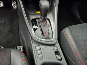 Fahrzeugbild TOYOTA Yaris 1.5 VVT-i HSD GR Sport - ab 2.99% Leasing