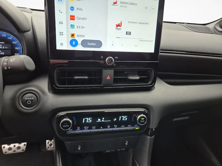Fahrzeugbild TOYOTA YARIS