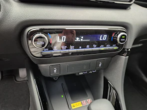 Fahrzeugbild TOYOTA Yaris 1.5 VVT-i HSD Premium - ab 2.99% Leasing