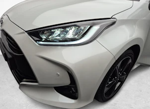 Fahrzeugbild TOYOTA Yaris 1.5 VVT-i HSD Premium - ab 2.99% Leasing