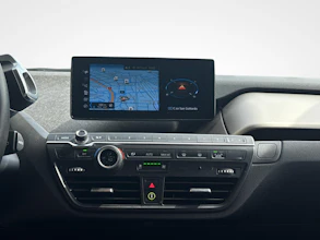 https://vehicle.imgix.net/4263227/a2d8d9ea-7e16-459e-bb04-0ccdb7fd569e.jpg