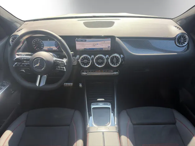 Mercedes-Benz GLA 220 4Matic 8G-DCT