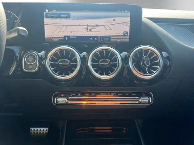 Mercedes-Benz GLA 220 4Matic 8G-DCT