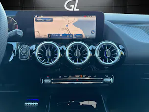 Mercedes-Benz GLA 220 4Matic 8G-DCT