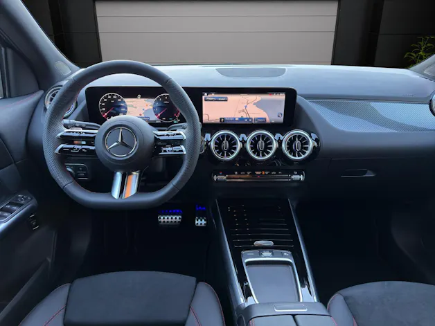 Mercedes-Benz GLA 220 4Matic 8G-DCT