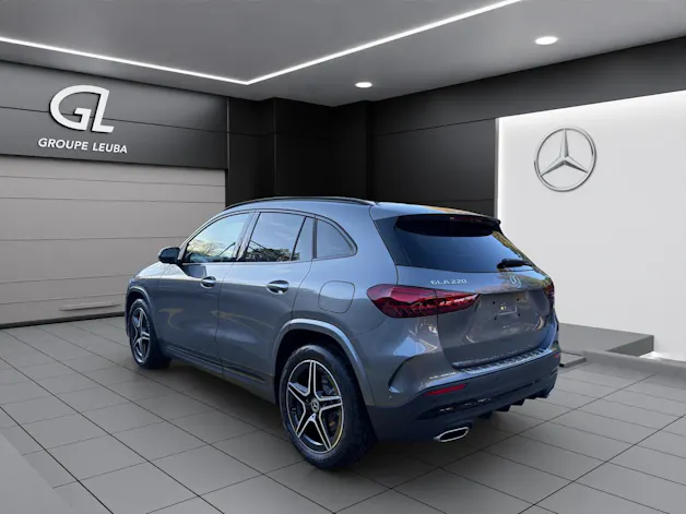 Mercedes-Benz GLA 220 4Matic 8G-DCT