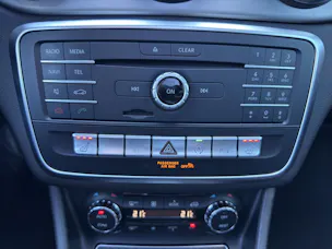 Mercedes-Benz CLA 200 AMG Line