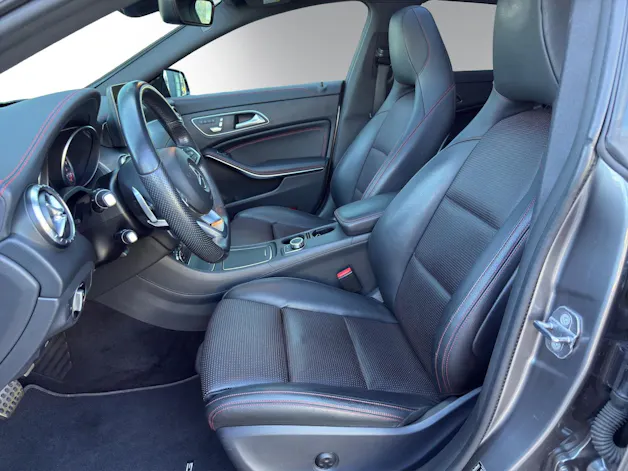 Mercedes-Benz CLA 200 AMG Line