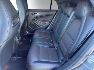 Mercedes-Benz CLA 200 AMG Line