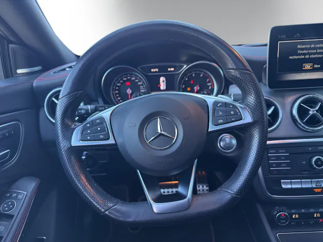 Mercedes-Benz CLA 200 AMG Line