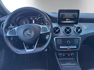 Mercedes-Benz CLA 200 AMG Line