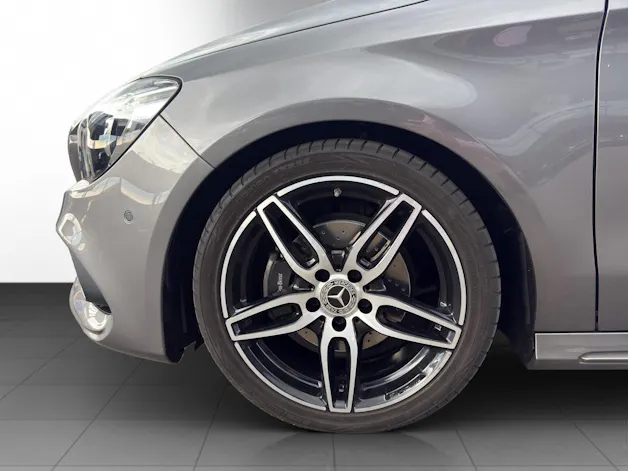 Mercedes-Benz CLA 200 AMG Line