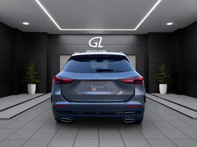 Mercedes-Benz GLA 220 4Matic 8G-DCT