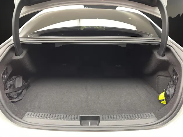 Mercedes-Benz E 300 e 9G-Tronic