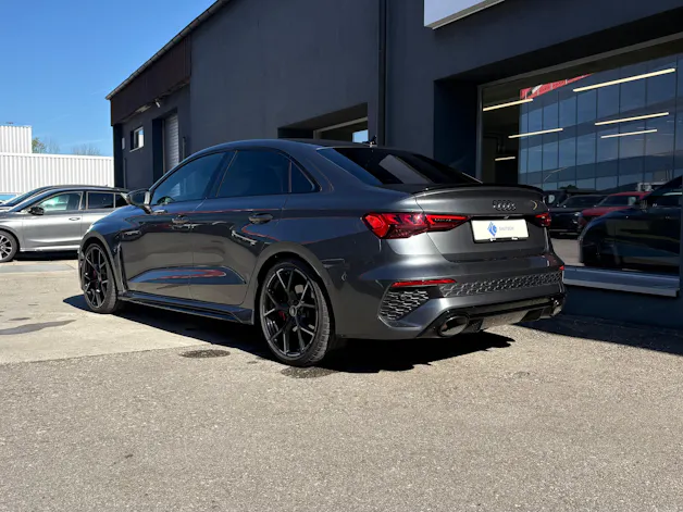 Audi RS3 Limousine 2.5 TSI quattro S-tronic