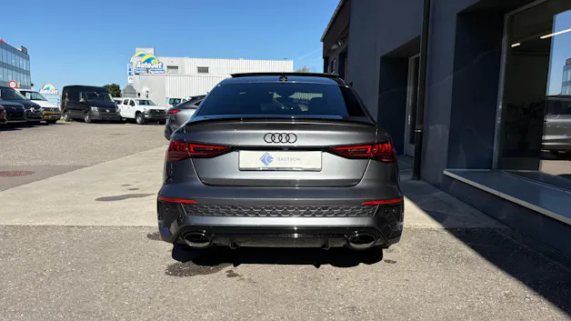 Audi RS3 Limousine 2.5 TSI quattro S-tronic