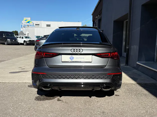 Audi RS3 Limousine 2.5 TSI quattro S-tronic