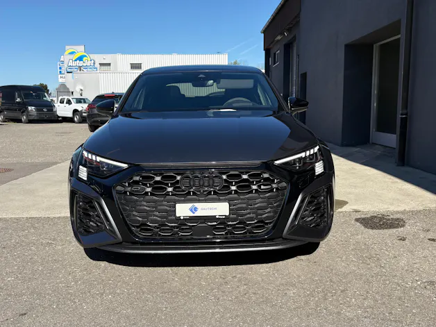 Audi RS3 Limousine 2.5 TSI quattro S-tronic