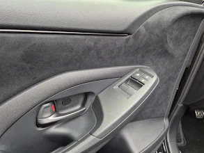https://vehicle.imgix.net/4264105/a017431b-1608-43e9-b46e-7aa8032490e7.jpg