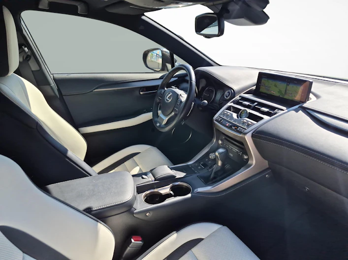 immagine del veicolo LEXUS NX