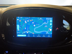 https://vehicle.imgix.net/4264314/77eb3879-7cab-4645-8814-15de7e564636.jpg