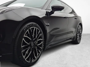 https://vehicle.imgix.net/4264332/0b999a7a-c92f-4c0e-8a3d-735560f1ac75.jpg