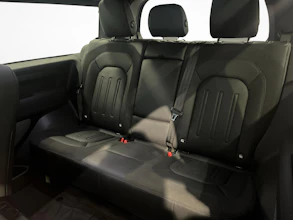 https://vehicle.imgix.net/4264358/467c6955-2bab-4806-9670-ce20f9b2ecc5.jpg