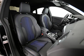 https://vehicle.imgix.net/4264517/97c2f475-5222-41de-8272-831f7aceca8a.jpg