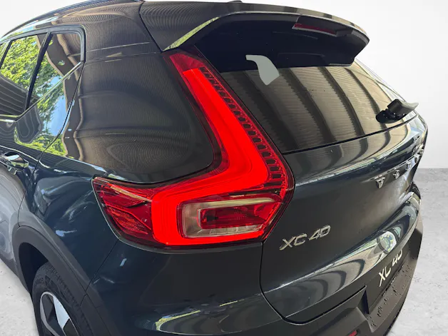Volvo XC40 2.0 B3 MH Plus Dark