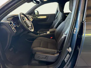 Volvo XC40 2.0 B3 MH Plus Dark