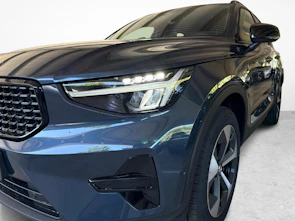image du véhicule VOLVO XC40 2.0 B3 MH Plus Dark