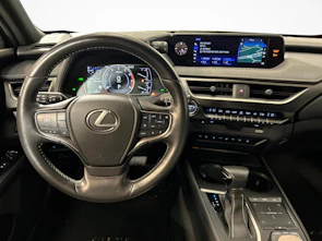 Fahrzeugbild LEXUS UX 250h Excellence