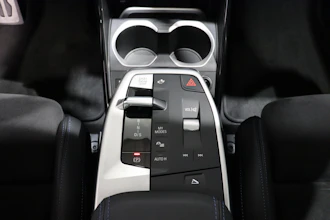https://vehicle.imgix.net/4264682/e0eeebec-27df-429d-8170-c08714ad9538.JPG