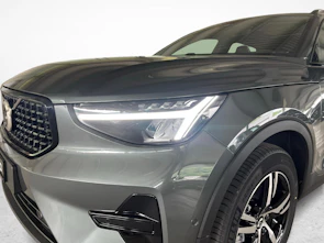 image du véhicule VOLVO XC40 2.0 B3 MH Plus Dark