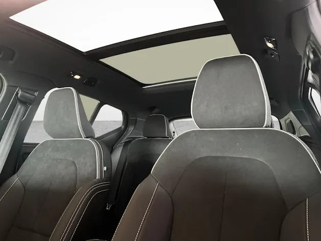 Volvo XC40 2.0 B3 MH Plus Dark
