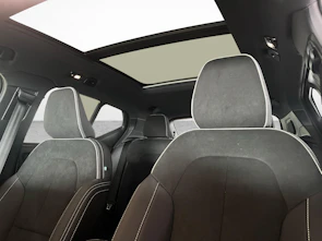 image du véhicule VOLVO XC40 2.0 B3 MH Plus Dark
