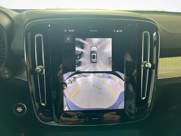 Volvo XC40 2.0 B3 MH Plus Dark