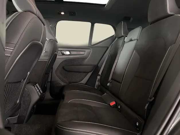 Volvo XC40 2.0 B3 MH Plus Dark