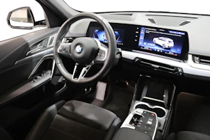 Fahrzeugbild BMW X1 20d xDrive paddles