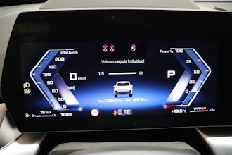 https://vehicle.imgix.net/4264742/b857c6c3-9df9-4b15-8fb2-c148e74147e0.JPG