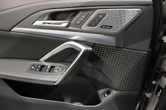 https://vehicle.imgix.net/4264742/ce2ef3ba-7047-4c61-8ee7-c45a35382297.JPG
