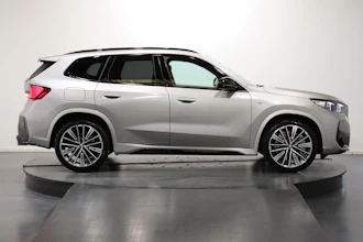 https://vehicle.imgix.net/4264742/d15f3a4a-5666-4340-8f94-63416811ac8c.JPG