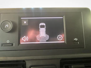 https://vehicle.imgix.net/4264806/18e40b7d-5dfa-4320-9780-42b8598bdfba.jpg