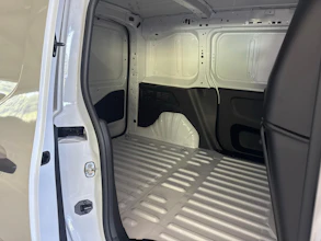 https://vehicle.imgix.net/4264806/b0555d1d-6553-45d1-b862-f8d0f225e429.jpg