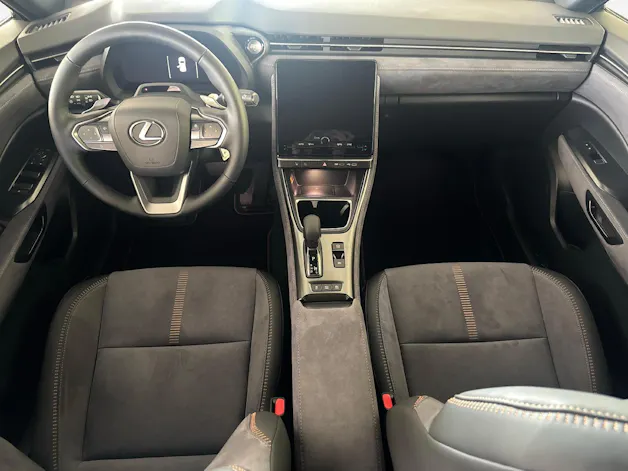 Lexus LBX 1.5 Hybrid Cool AWD