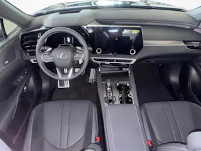 https://vehicle.imgix.net/4264819/861b2aaa-c789-405d-8355-d51b1e394398.jpg