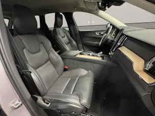 Volvo XC60 2.0 B5 MH Plus Dark AWD