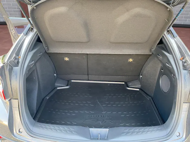 Toyota C-HR 1.8 VVTi HSD Style / frisch ab MFK / 8-fach bereift
