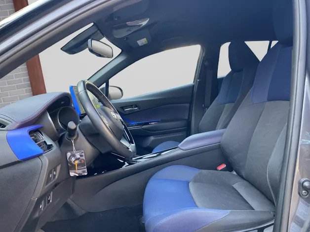 Toyota C-HR 1.8 VVTi HSD Style / frisch ab MFK / 8-fach bereift